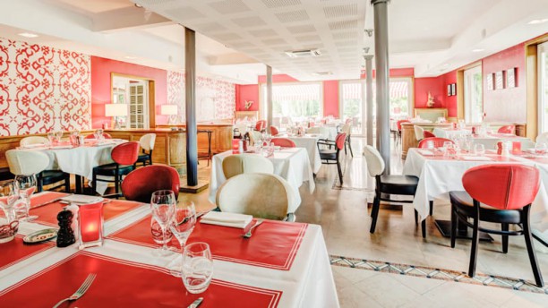 Restaurant Rouge & Blanc - Hôtel Les Maritonnes à Romanèche-Thorins