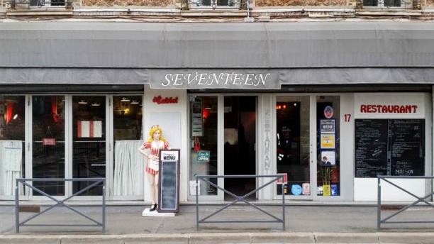Seventeen à Meudon